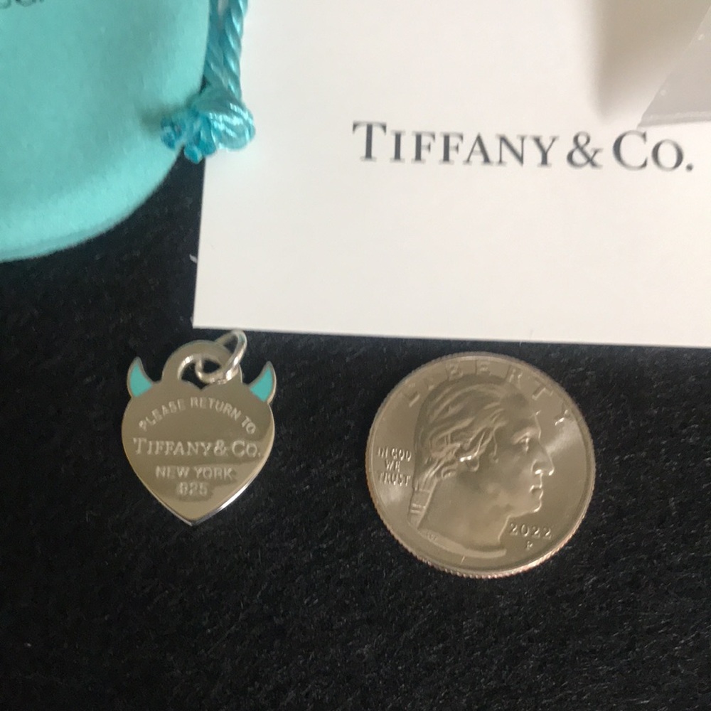 Tiffany & Co. SS Return to Tiffany w “devil” horns
